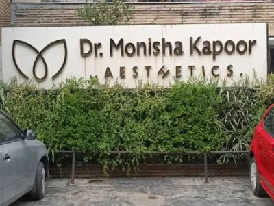 Dr Monisha Kapoor  Cosmetic & Plastic surgeon in Delhi logo