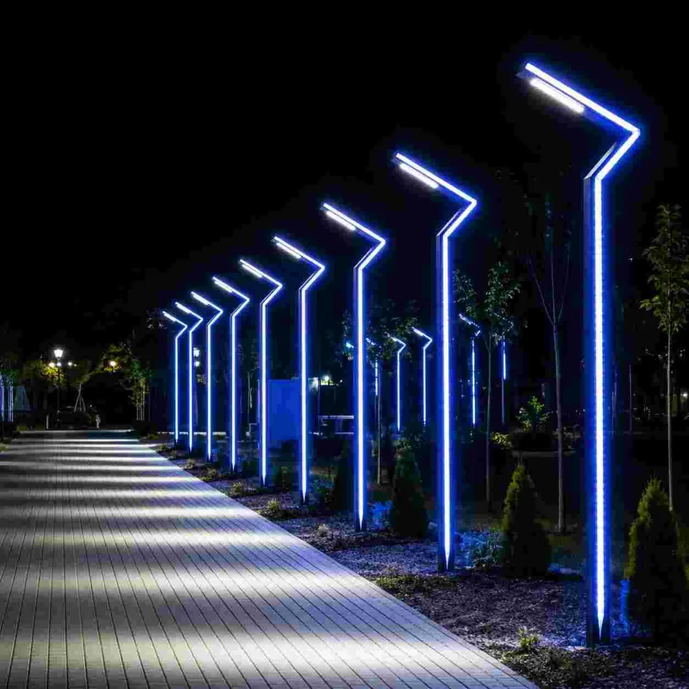 Modern LED Lighting Pole  🏙  India’s cities are changing. Their street lighting should change with them.